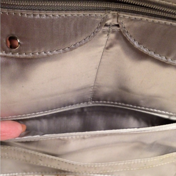 BLACK AND WHITHE LINE JEWELRY WALLET. - Picture 2 of 8